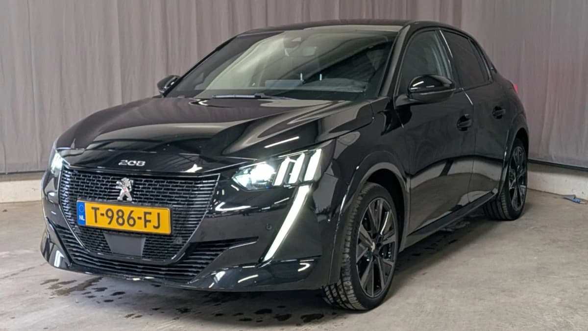 Peugeot e-208 — foto 1