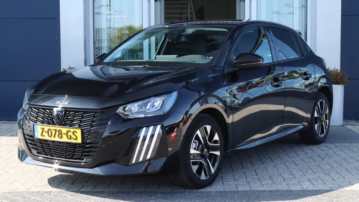Peugeot 208 — foto 1