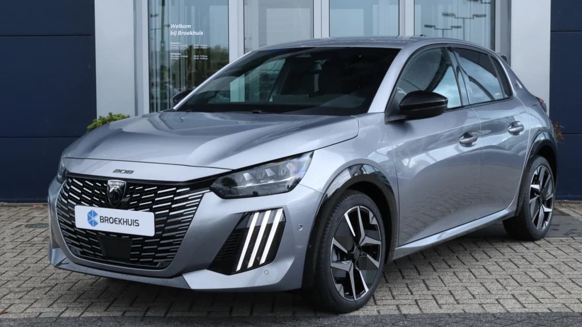 Peugeot 208 — foto 1
