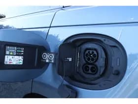 Land Rover Range Rover Velar thumbnail 13