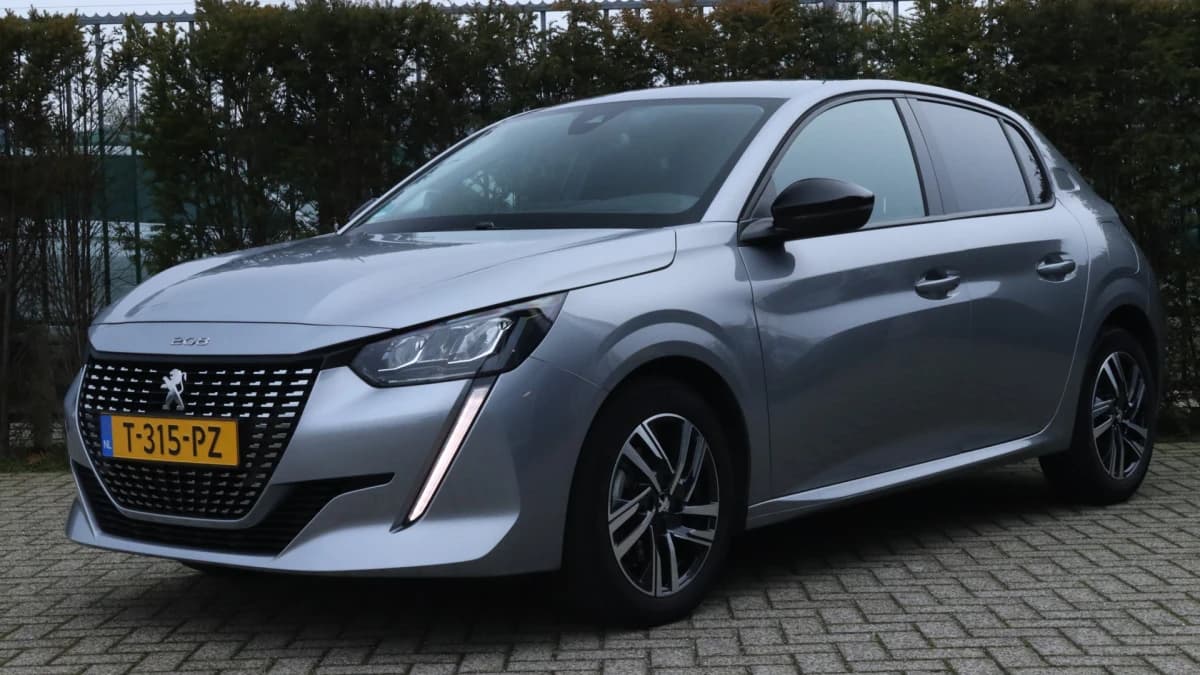Peugeot 208 — foto 1