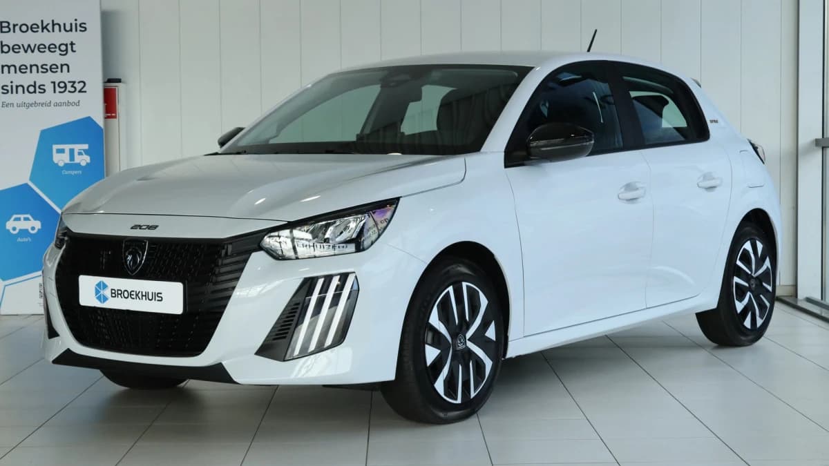 Peugeot 208 — foto 1