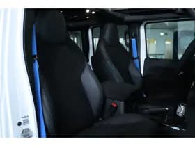 Jeep Wrangler thumbnail 3