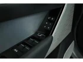 Land Rover Range Rover Velar thumbnail 30