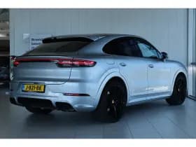Porsche Cayenne thumbnail 2