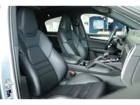 Porsche Cayenne thumbnail 3