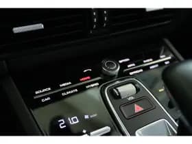 Porsche Cayenne thumbnail 31