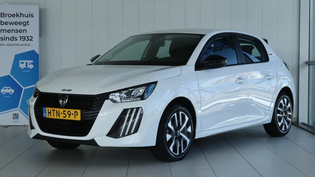 Peugeot 208 — foto 1