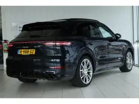 Porsche Cayenne thumbnail 2
