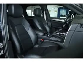 Porsche Cayenne thumbnail 3