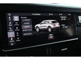 Porsche Cayenne thumbnail 42