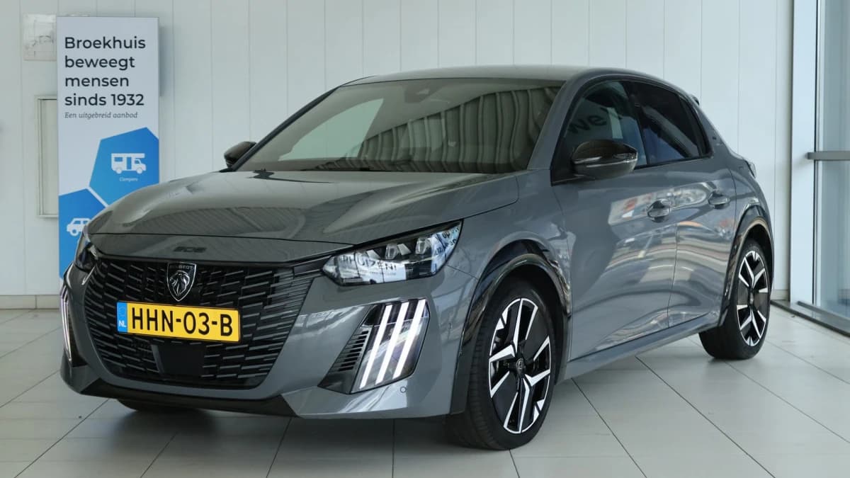 Peugeot 208 — foto 1