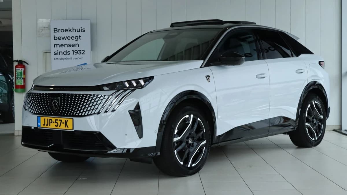 Peugeot e-3008 — foto 1