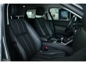 Land Rover Range Rover Velar thumbnail 3