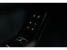Land Rover Range Rover Velar thumbnail 34