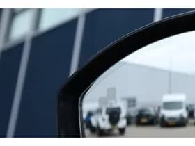 Land Rover Range Rover Velar thumbnail 43