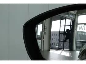 Peugeot e-208 thumbnail 24