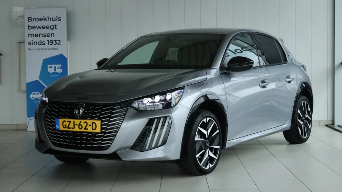 Peugeot 208 — foto 1