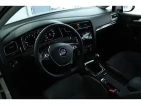 Volkswagen Golf thumbnail 17