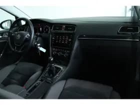 Volkswagen Golf thumbnail 4