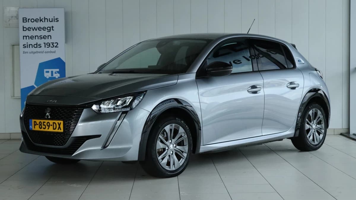 Peugeot e-208 — foto 1