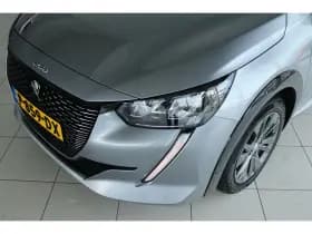 Peugeot e-208 thumbnail 6