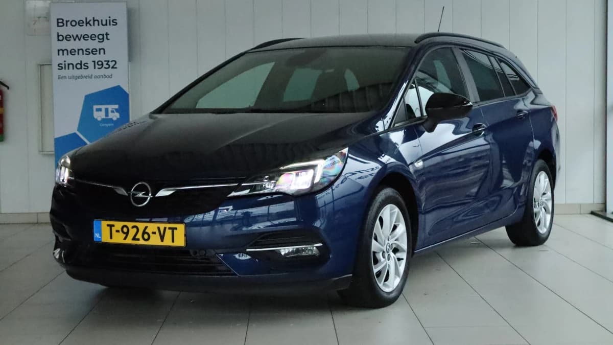 Opel Astra Sports Tourer — foto 1