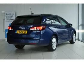 Opel Astra Sports Tourer thumbnail 2