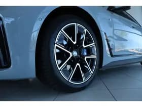 BMW i4 thumbnail 9