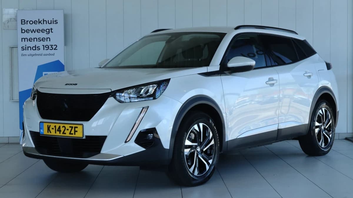 Peugeot e-2008 — foto 1
