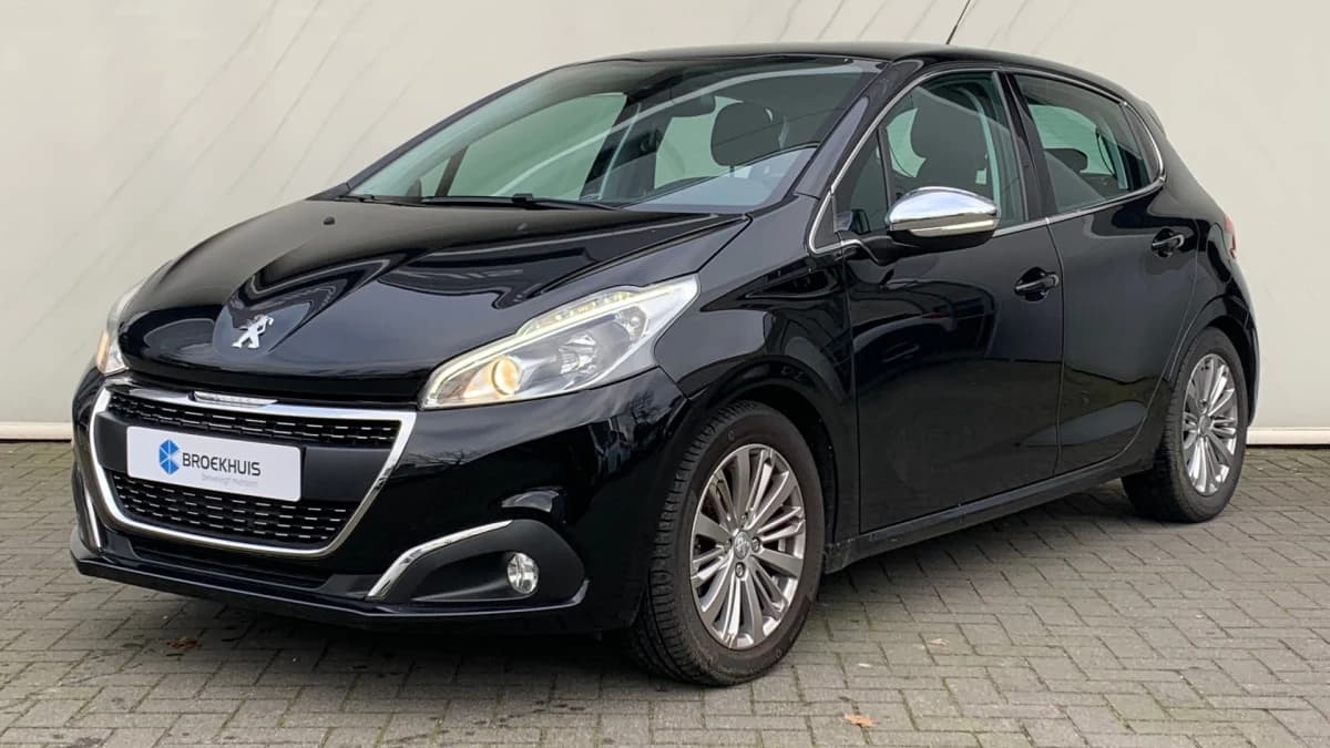 Peugeot 208 — foto 1
