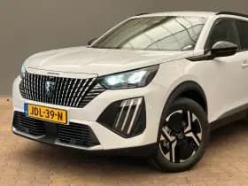 Peugeot 2008 thumbnail 2