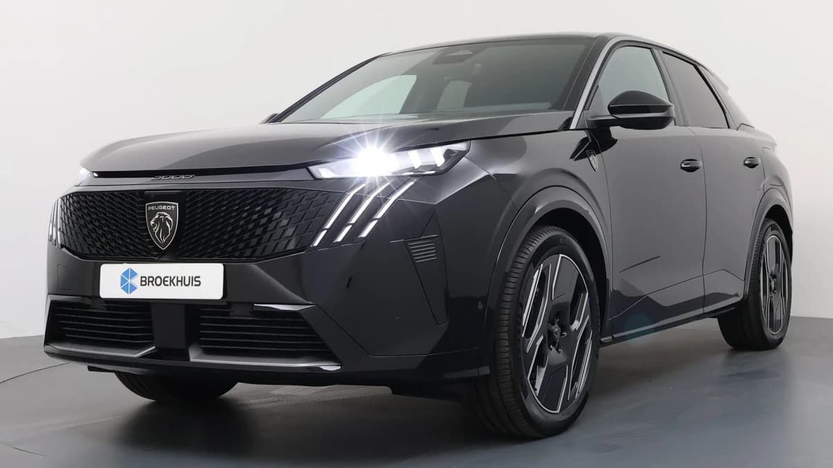 Peugeot e-3008 — foto 1