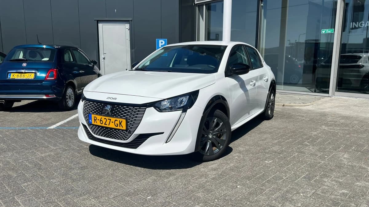Peugeot e-208 — foto 1