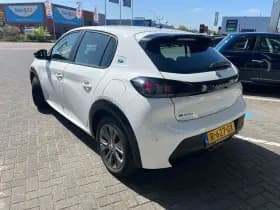 Peugeot e-208 thumbnail 4