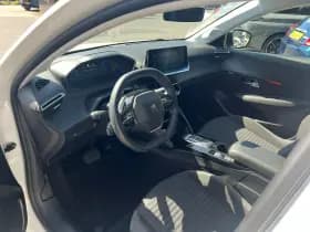 Peugeot e-208 thumbnail 5