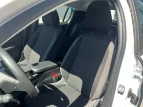 Peugeot e-208 thumbnail 6