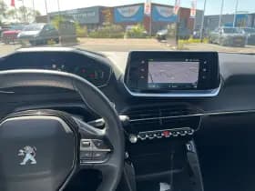 Peugeot e-208 thumbnail 8