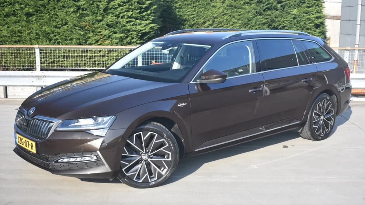 Škoda Superb — foto 1