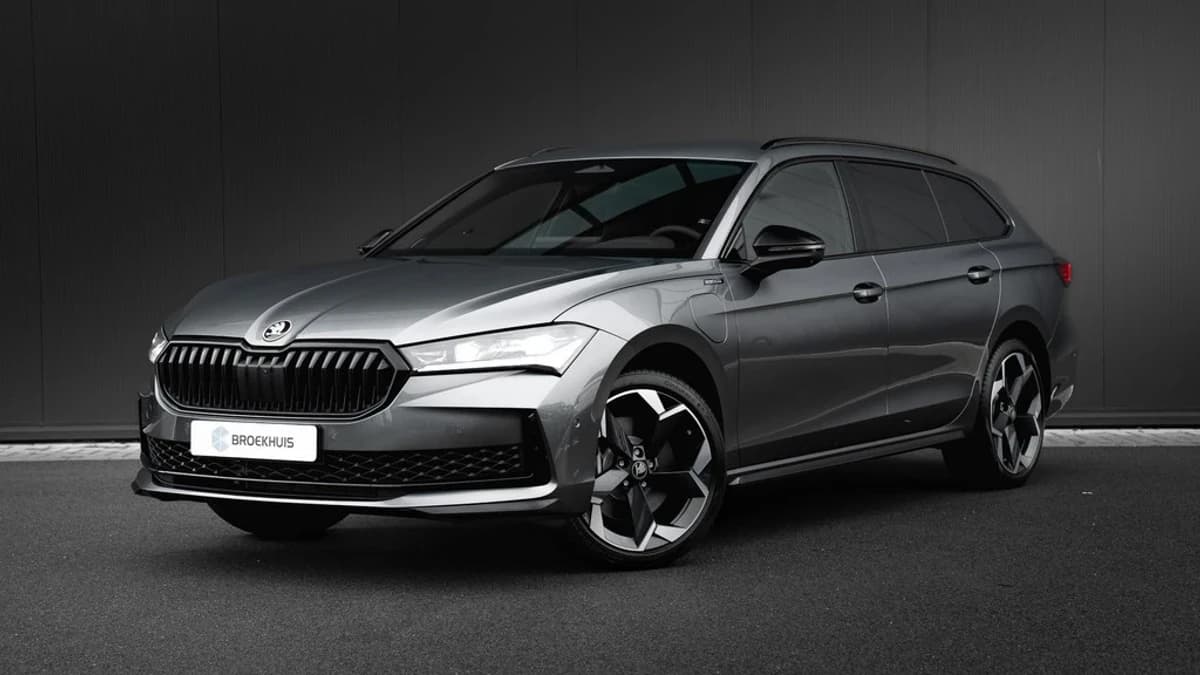 Škoda Superb — foto 1