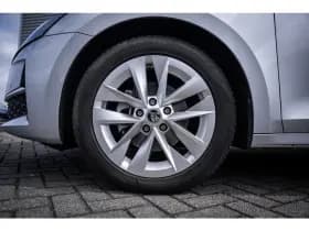 Škoda Octavia thumbnail 3