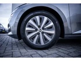Škoda Superb thumbnail 3