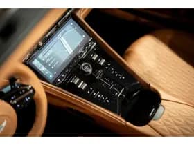 Aston Martin DB12 Volante thumbnail 29