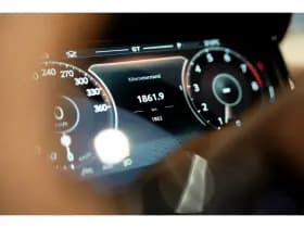 Aston Martin DB12 Volante thumbnail 31