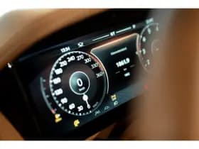Aston Martin DB12 Volante thumbnail 32