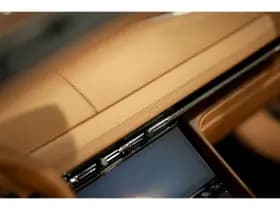 Aston Martin DB12 Volante thumbnail 40