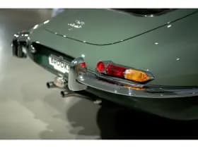 Jaguar E-Type thumbnail 18