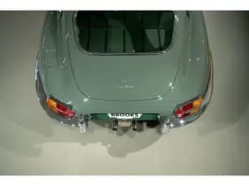 Jaguar E-Type thumbnail 21