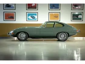 Jaguar E-Type thumbnail 22