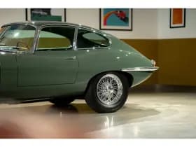 Jaguar E-Type thumbnail 36